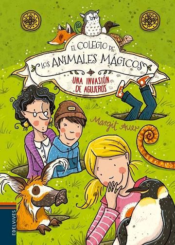 INVASIÓN DE AGUJEROS, UNA | 9788426398499 | MARGIT AUER | Llibreria L'Altell - Llibreria Online de Banyoles | Comprar llibres en català i castellà online - Llibreria de Girona