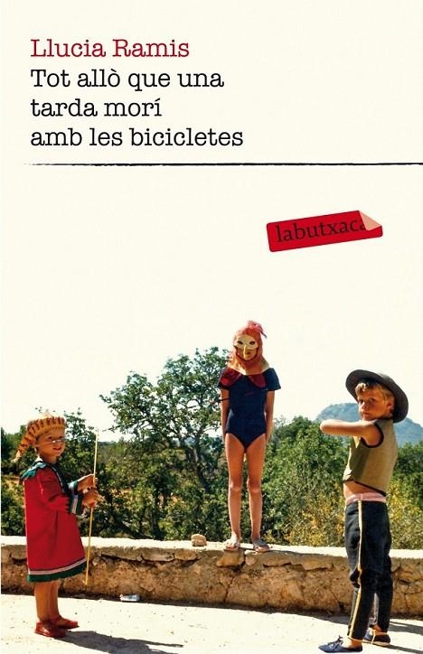 TOT ALLÒ QUE UNA TARDA MORÍ AMB LES BICICLETES | 9788499308197 | RAMIS, LLUCIA  | Llibreria Online de Banyoles | Comprar llibres en català i castellà online