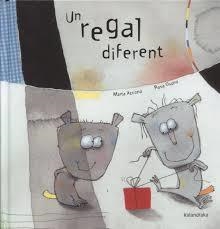 UN REGAL DIFERENT | 9788484642572 | AZCONA, MARTA | Llibreria Online de Banyoles | Comprar llibres en català i castellà online