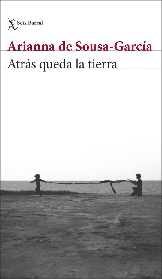 ATRÁS QUEDA LA TIERRA | 9788432244247 | SOUSA-GARCÍA, ARIANNA DE | Llibreria Online de Banyoles | Comprar llibres en català i castellà online